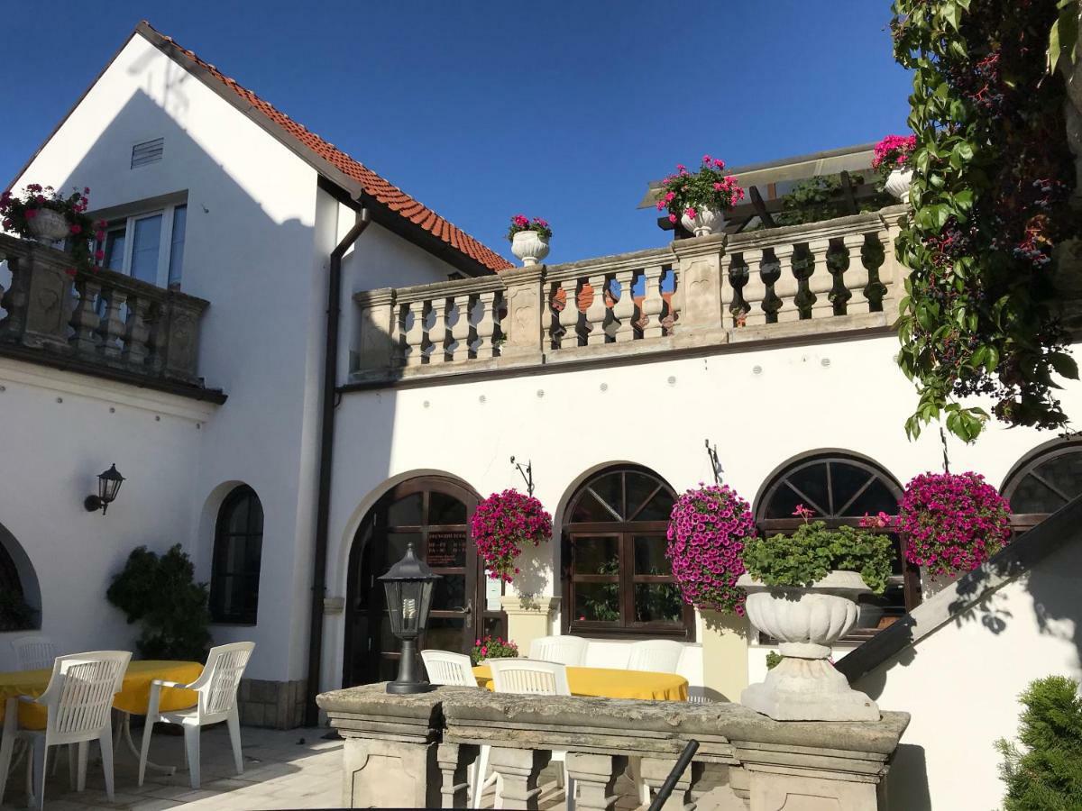 U Svateho Urbana Hotel Mikulov Luaran gambar